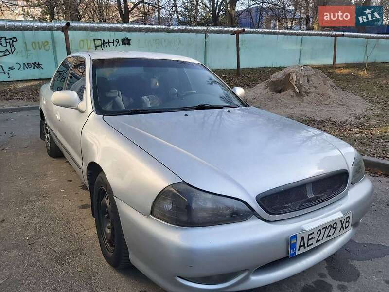 Седан Kia Clarus 1998 в Дніпрі