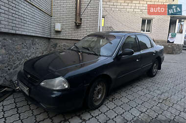 Седан Kia Clarus 1998 в Умані