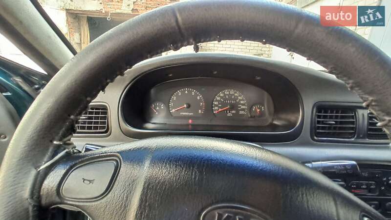 Седан Kia Clarus 1998 в Харькове