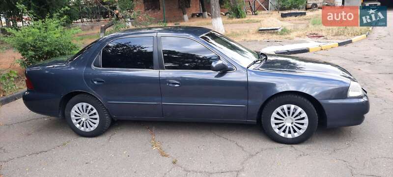 Седан Kia Clarus 1999 в Николаеве