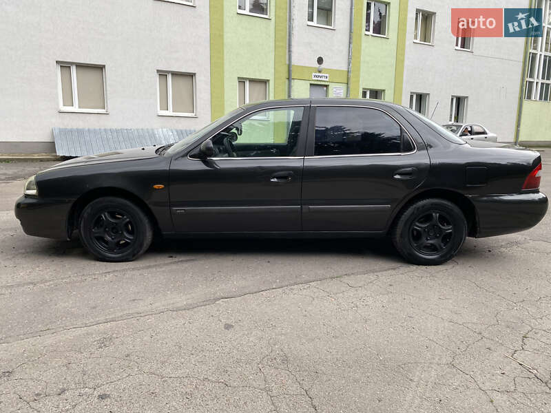 Седан Kia Clarus 1998 в Ровно