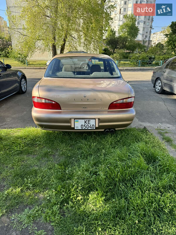 Седан Kia Clarus 1997 в Киеве