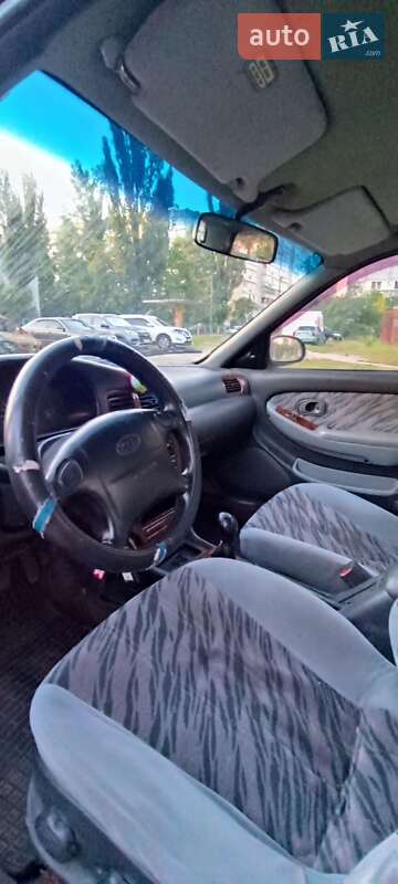 Седан Kia Clarus 1997 в Киеве