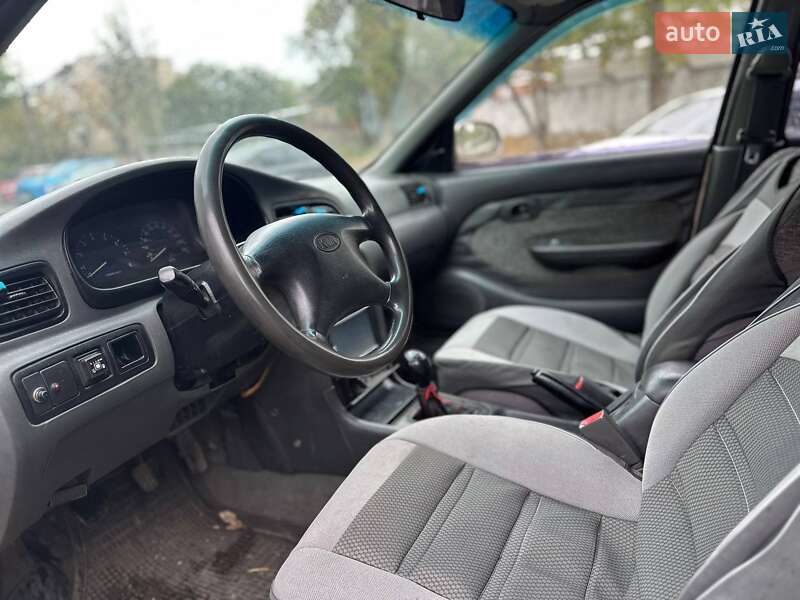 Седан Kia Clarus 1997 в Николаеве