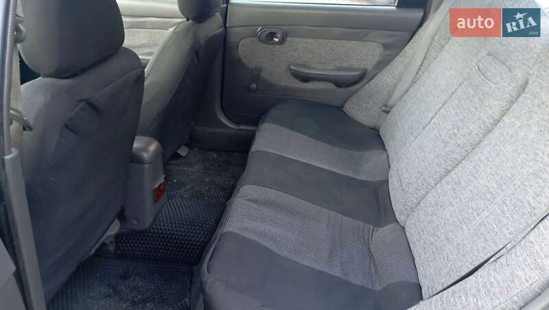 Седан Kia Clarus 1997 в Стрые
