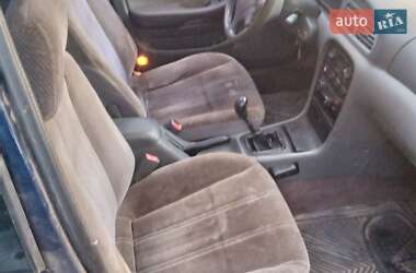 Седан Kia Clarus 1997 в Светловодске