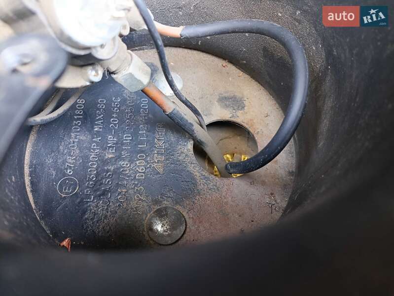 Седан Kia Clarus 1997 в Києві