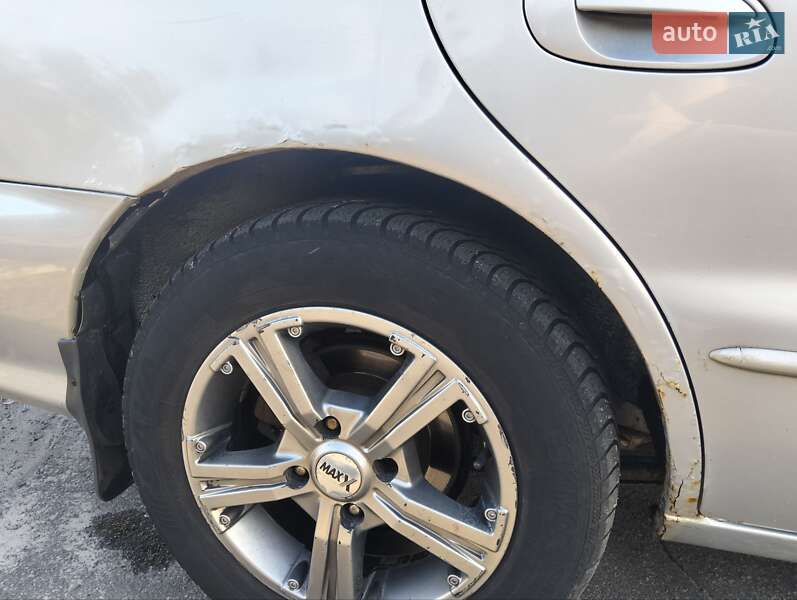 Седан Kia Clarus 1998 в Кременчуге