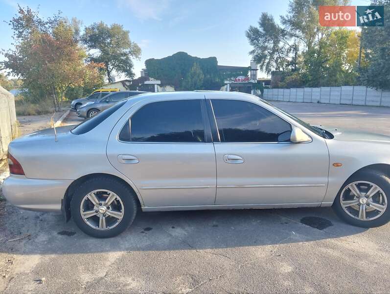 Седан Kia Clarus 1998 в Кременчуге