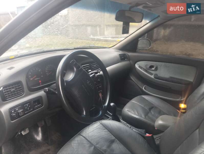 Седан Kia Clarus 1998 в Кременчуге