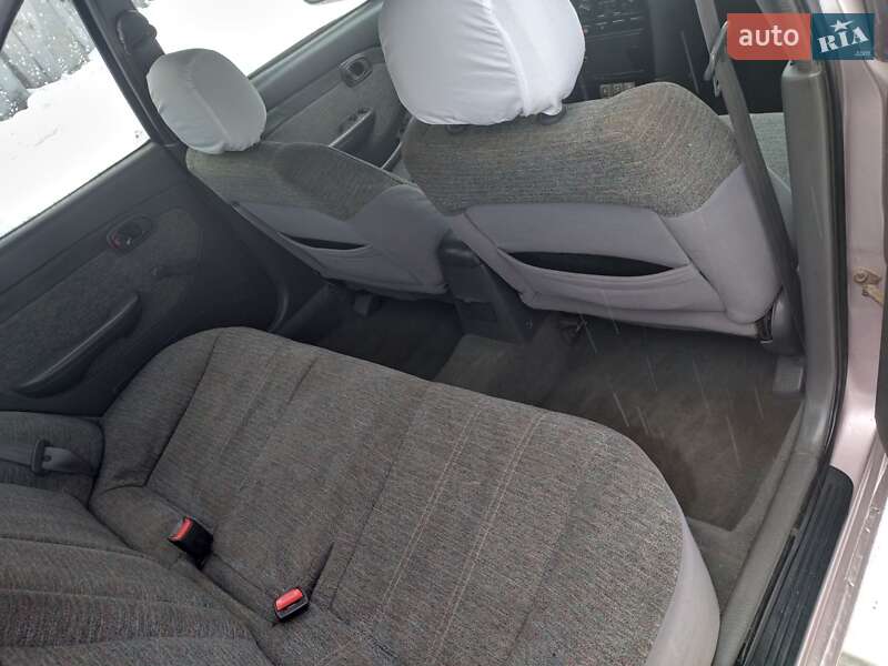 Седан Kia Clarus 1997 в Івано-Франківську