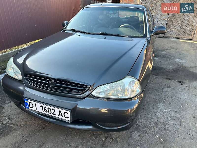 Седан Kia Clarus 1998 в Луцке