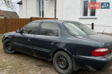 Седан Kia Clarus 1997 в Радивилове