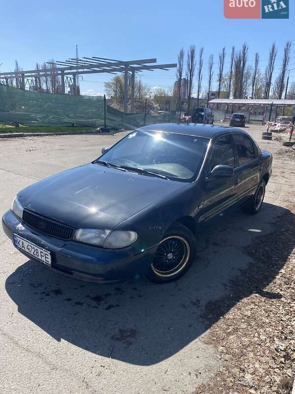 Седан Kia Clarus 1997 в Києві