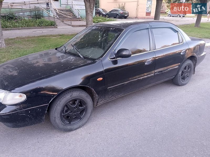 Седан Kia Clarus 1997 в Кременчуці