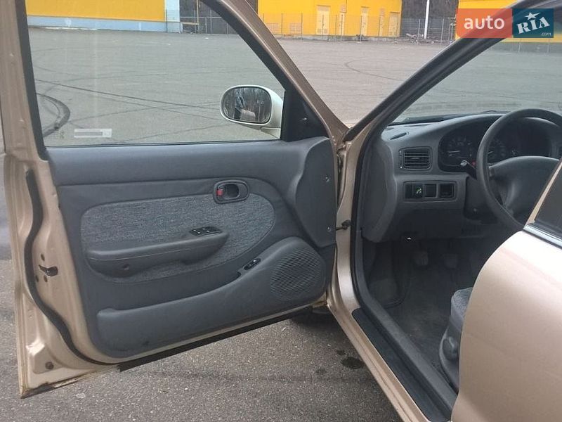 Седан Kia Clarus 1997 в Черкассах
