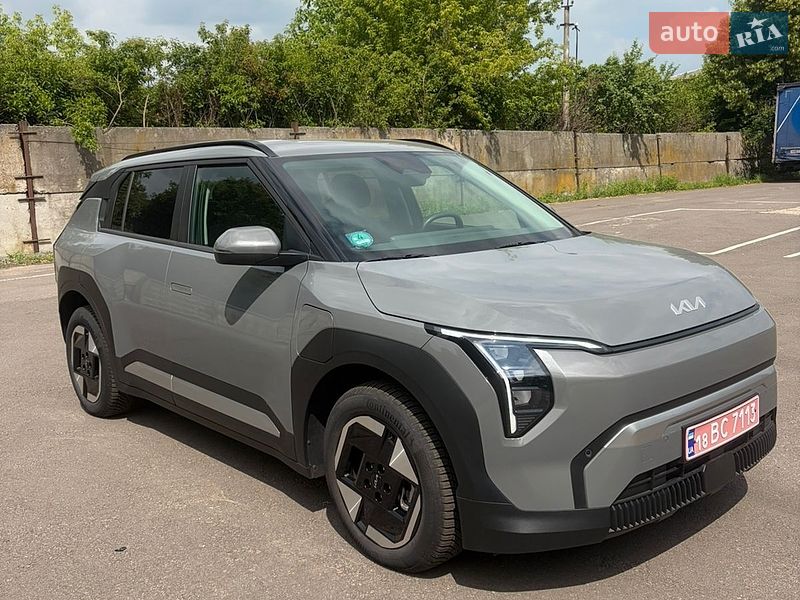 Позашляховик / Кросовер Kia EV3 2025 в Рівному