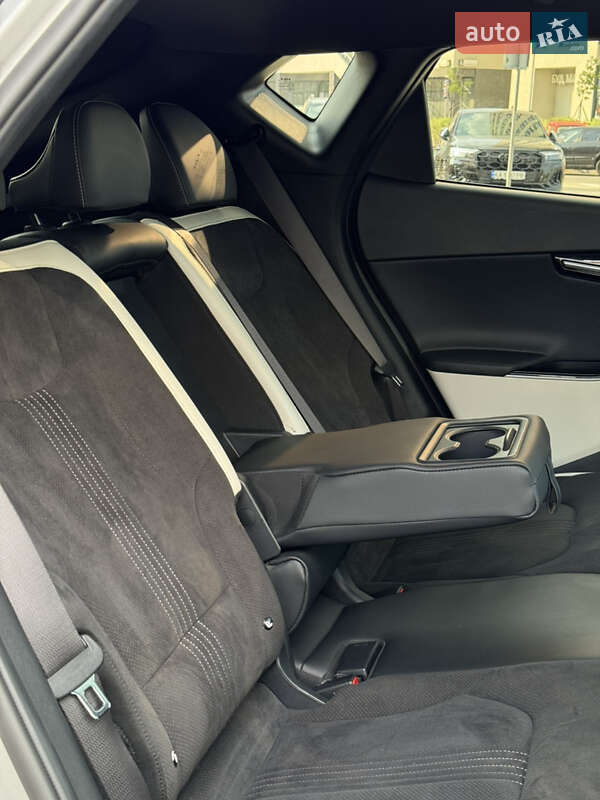 Позашляховик / Кросовер Kia EV6 2022 в Києві