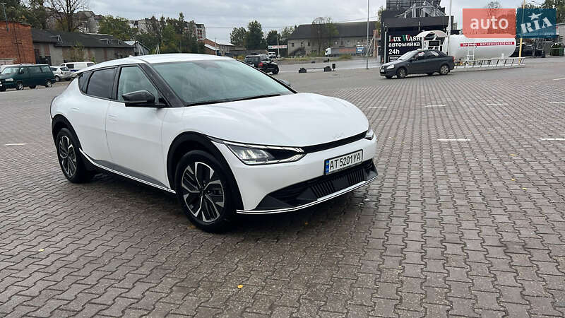 Позашляховик / Кросовер Kia EV6 2024 в  фото Позашляховик / Кросовер Kia EV6 2024 в