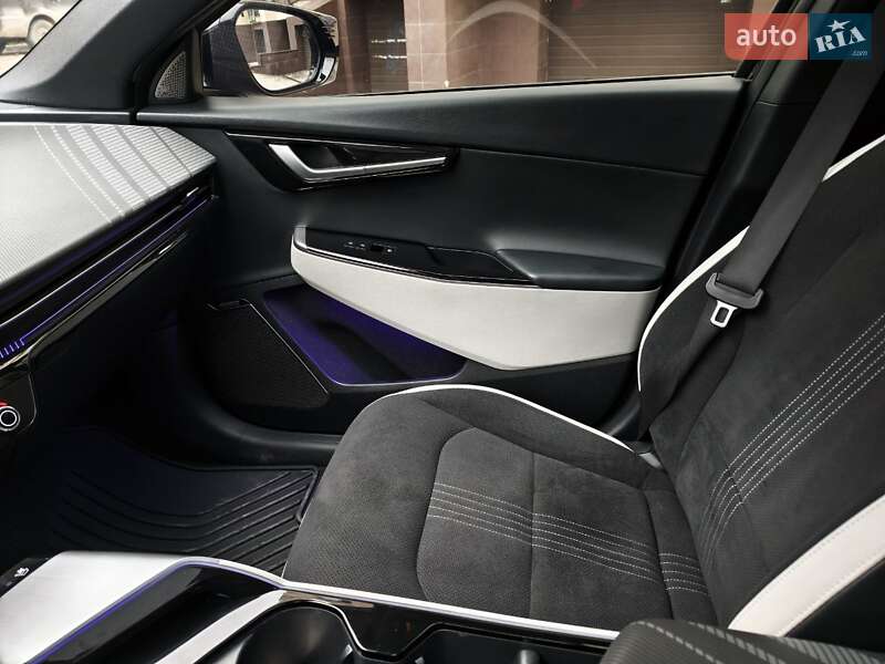 Внедорожник / Кроссовер Kia EV6 2022 в Ивано-Франковске