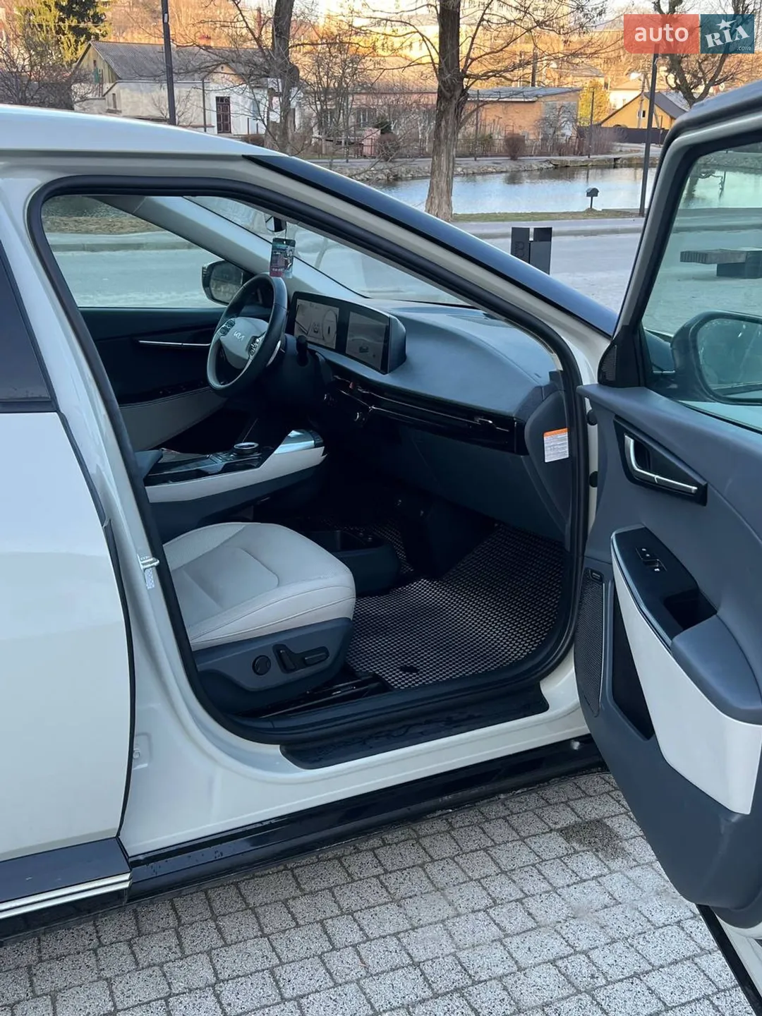 2022 Kia EV6 - мініатюра 14