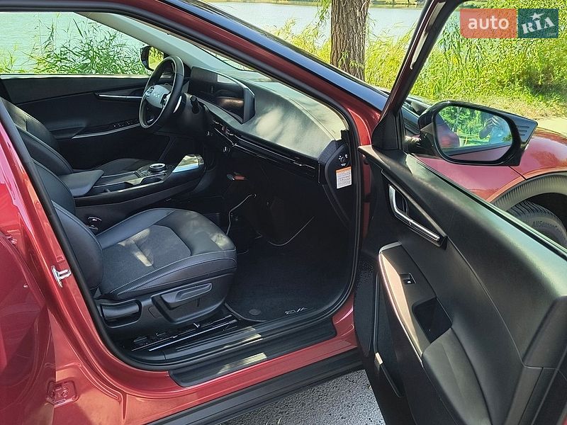 Позашляховик / Кросовер Kia EV6 2023 в Рівному