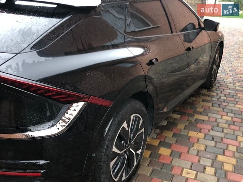 Внедорожник / Кроссовер Kia EV6 2022 в Ровно