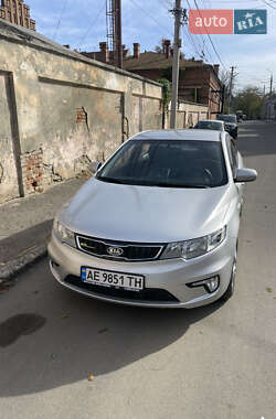 Седан Kia Forte 2010 в Чернівцях
