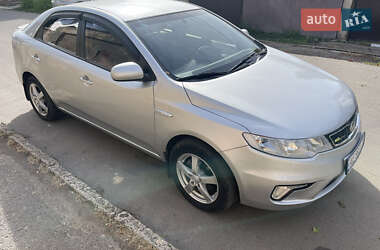 Седан Kia Forte 2010 в Чернівцях