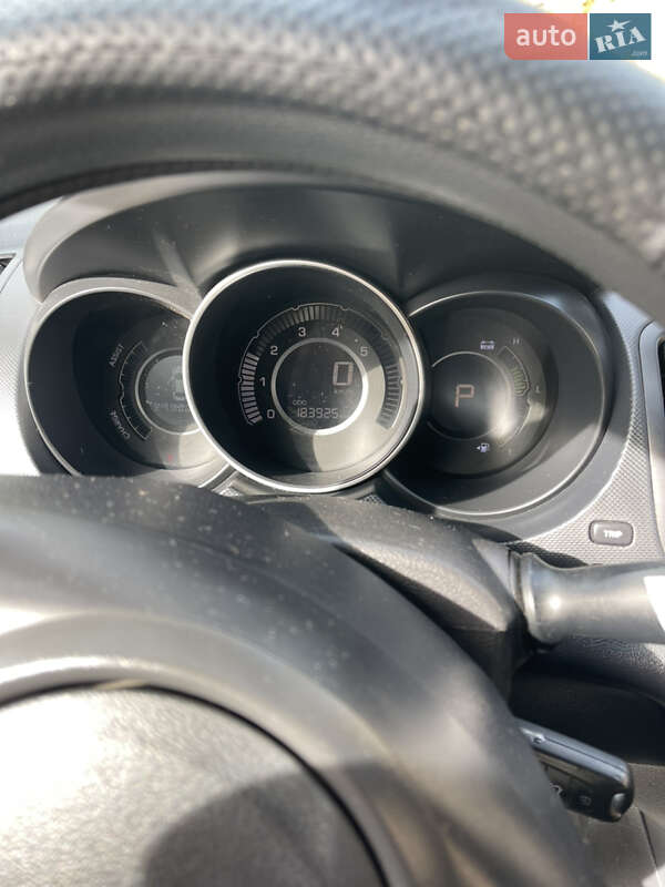 Седан Kia Forte 2010 в Черновцах