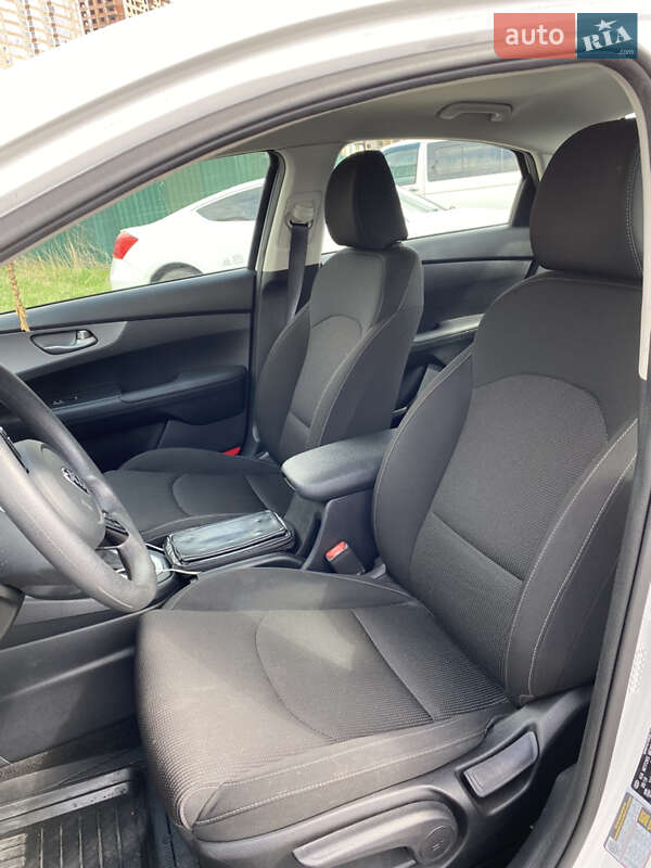 Седан Kia Forte 2019 в Києві фото 7 Седан Kia Forte 2019 в Києві