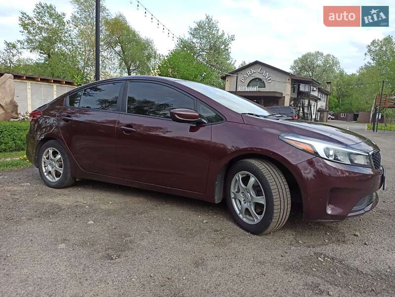 Седан Kia Forte 2016 в Києві