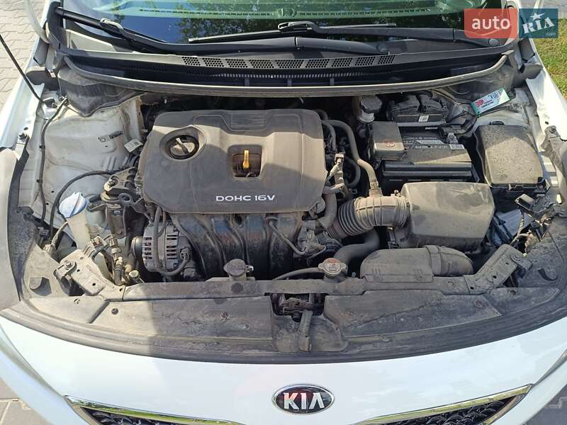 Седан Kia Forte 2016 в Киеве фото 10 Седан Kia Forte 2016 в Киеве