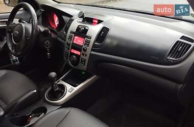 Седан Kia Forte 2009 в Львові