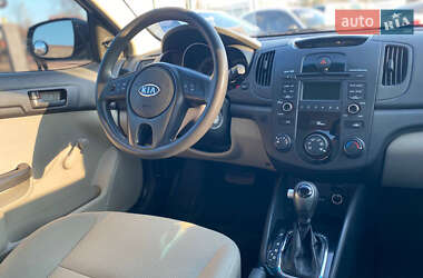 Седан Kia Forte 2012 в 