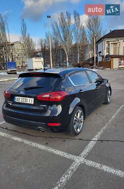 Хэтчбек Kia Forte 2015 в Запорожье