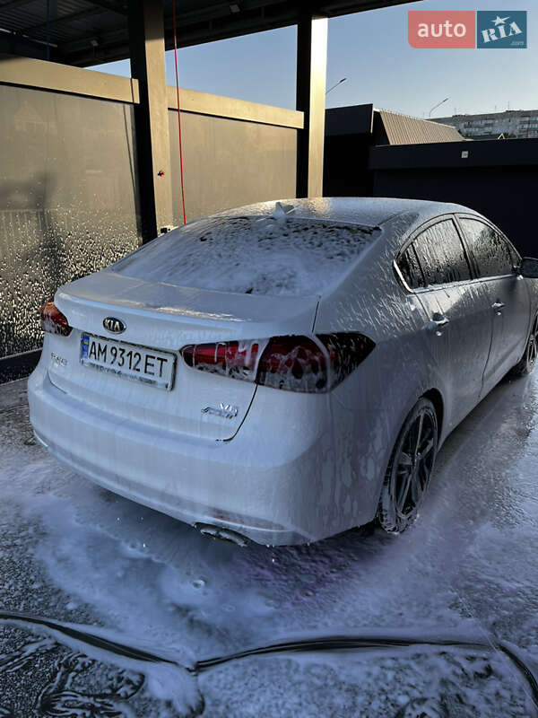 Седан Kia Forte 2016 в Житомире