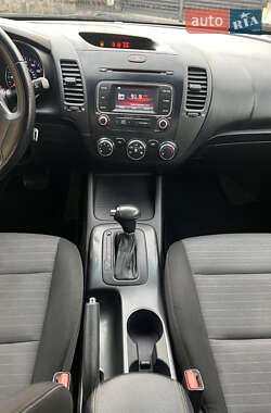 Седан Kia Forte 2013 в 