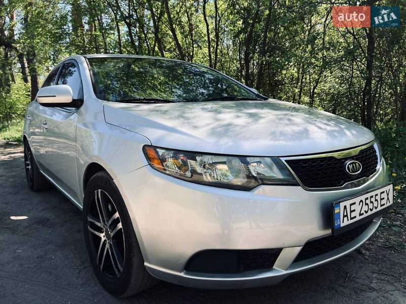 Седан Kia Forte 2012 в Новомосковске