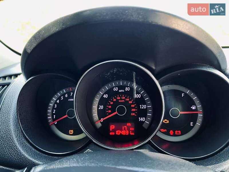 Седан Kia Forte 2012 в Новомосковске