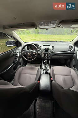 Седан Kia Forte 2013 в 