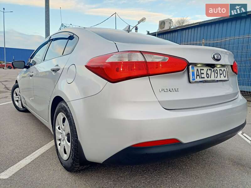 Седан Kia Forte 2015 в Днепре