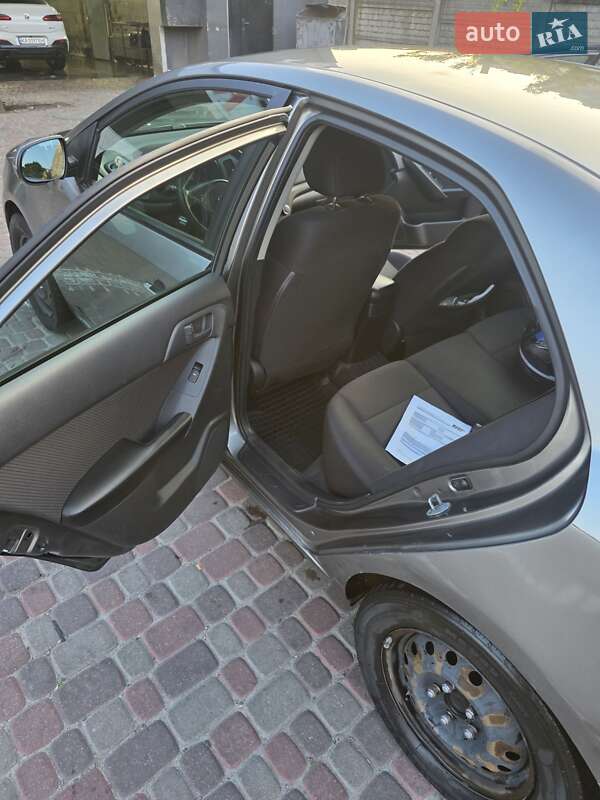 Седан Kia Forte 2011 в Києві фото 3 Седан Kia Forte 2011 в Києві