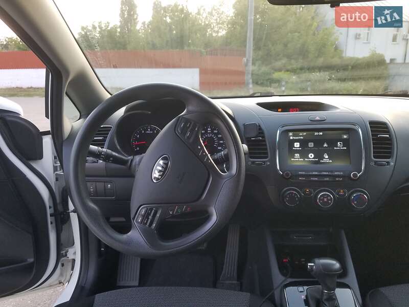 Хэтчбек Kia Forte 2016 в Киеве