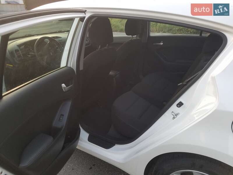 Хэтчбек Kia Forte 2016 в Киеве