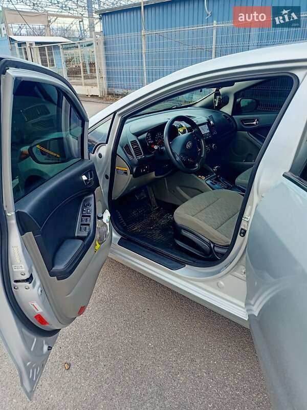 Седан Kia Forte 2015 в Днепре