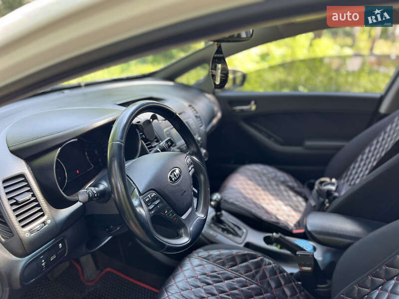 Седан Kia Forte 2015 в Першотравенске