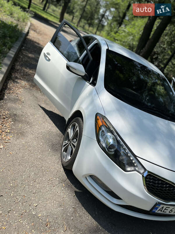 Седан Kia Forte 2015 в Першотравенске