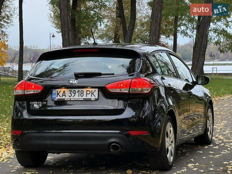 Хэтчбек Kia Forte 2016 в Киеве фото 4 Хэтчбек Kia Forte 2016 в Киеве