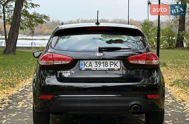 Хэтчбек Kia Forte 2016 в 